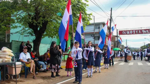 El CIE presente en el desfile por la Independencia Nacional — foto — 24